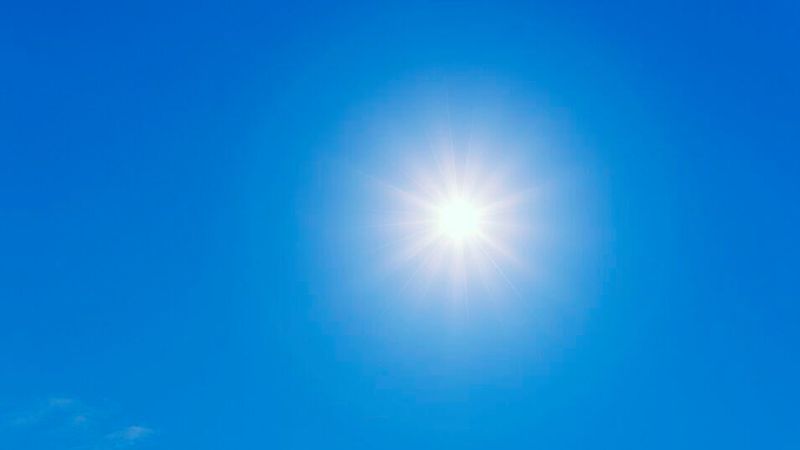 The concentrated energy of the sun heats water vapor to a temperature of up to 1200 degrees Celsius. This high-temperature process heat is used to operate the reactor, even at night.(Image: freely licensed /  Pixabay)