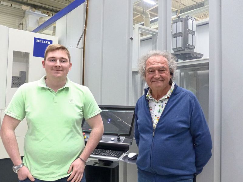 Patrick und Dieter Heppler: „Wir suchen Präzision, dafür brauchen wir stabile Maschinen. Mit den H 2000 erreichen wir konstant, ohne optionale Erweiterungen, zwei hundertstel Millimeter.“ (Bild: Heller)