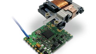 Bild 1: Mit der Kombination von Funksendemodul PTM 330 und  Energiewandler ECO 200 entsteht ein Komplettsystem, das alle Funktionen und Komponenten des batterielosen Funks beinhaltet. (Bild: Enocean)