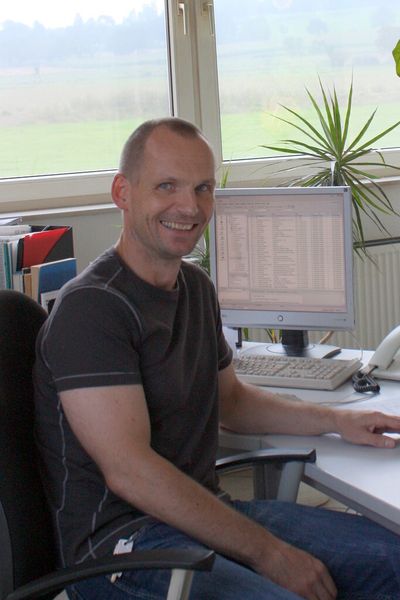 Onno Bitter, Geschäftsführer der Bitter Anlagenbau GmbH hat mit der von Sirtec konzipierten „Raumspar-Mattec“ jetzt gut Lachen... (Bild: Sirtec)