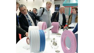 Bis sich solche Szenen im Rahmen der Leitmesse der Schleiftechnik namens Grindtec in Augsburg wieder abspielen vergehen zwar noch einige Monate, doch im Hintergrund laufen die Vorbereitungen bereits auf Vollgas. 80 % der Ausstellungsfläche sind nach Aussage der AFAG Messen und Ausstellungen GmbH bereits belegt. (AFAG)