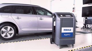 Mit den Einsteigergeräten ATX 250 und ATX 280 sollen Werkstätten Automatikgetriebe lukrativ warten können. 
 (Bild: Mahle)