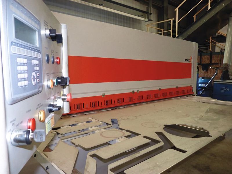 Die neue Blechschere mit einer Schnittlänge bis 4 Meter.  (Bild: Devo-Tech)