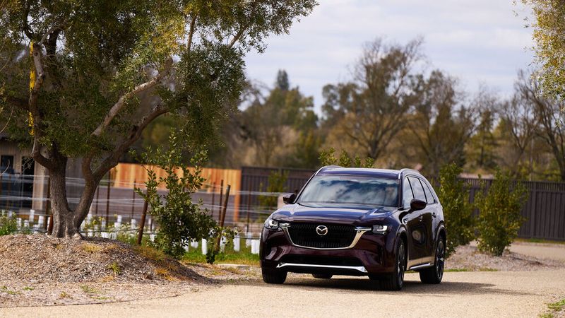 In den USA ist der CX-90 ab umgerechnet rund 37.500 Euro zu haben. (Bild: Mazda)