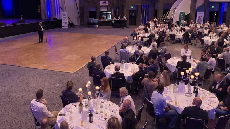 ZKF-Präsident Peter Börner begrüßte die Gäste zur Abendveranstaltung am Freitag. (Bild: Klasing)