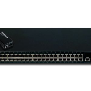 Größenvergleich: 24-Port-Injector im Format einer Höheneinheit. Darauf befindet sich die kompakte Ein-Port-Lösung.