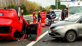 Die Zahl der Unfälle ist zuletzt wieder gestiegen – weil nach den Corona-Lockdowns wieder mehr auf den Straßen los war. (Bild: gemeinfrei)