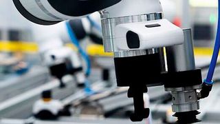 Für seine Kunden aus der Elektronikbranche fertigt TQ individuelle Greifer per Additiver Fertigung. (Bild: TQ-Group)