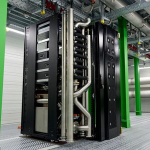 Über 1 MW Kühlleistung für direkte Chipkühlung mit Wasser: Rittal und das GSI setzen neue Kühltechnik ein.(Bild:  Rittal)