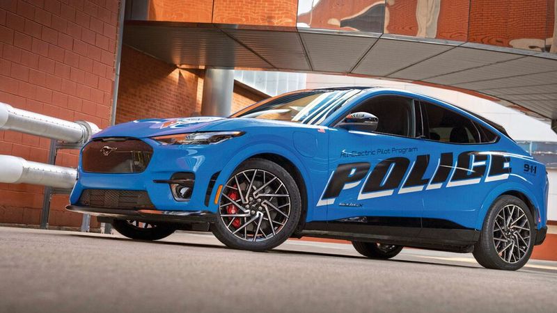 Die Michigan State Police hat den Ford Mustang Mach-E als Dienstfahrzeug getestet und für tauglich befunden. 
