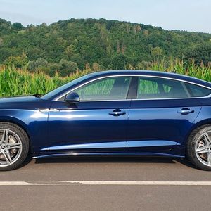 2. Die Abmessungen:  Mit einer Länge von knapp 4,8 Metern und einer Breite von 2,0 Metern (inkl. Spiegeln) ist der A5 ein typischer Vertreter der Mittelklasse.(Bild:  Mauritz – VCG)