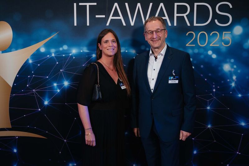 Michelle Heitkamp und Günter Eggers von NTT Global Data Centers schauen noch skeptisch: Was erwartet uns? (Bild: Manuel Emme Fotografie)