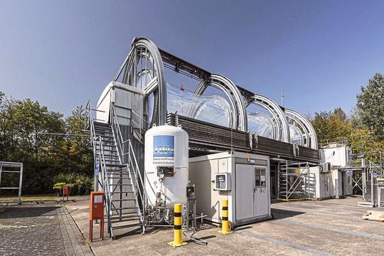 Teil der Forschungsplattform Actris-D: Die Jülicher Atmosphärensimulationskammer Saphir(Bild:  Forschungszentrum Jülich /Sascha Kreklau)