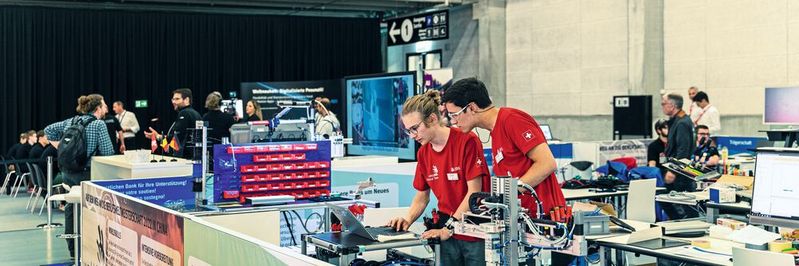 Auf der Sindex 2021 bereiteten sich die Lernenden für die WordSkills in Shanghai vor. Auf der Sindex 2021 bereiteten sich die Lernenden für die WordSkills in Shanghai vor.