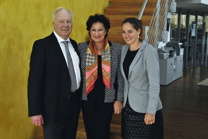 Die Unternehmerfamilie: Hans und Erika Nauen mit ihrer Tochter Anna. (v. Maltzan)