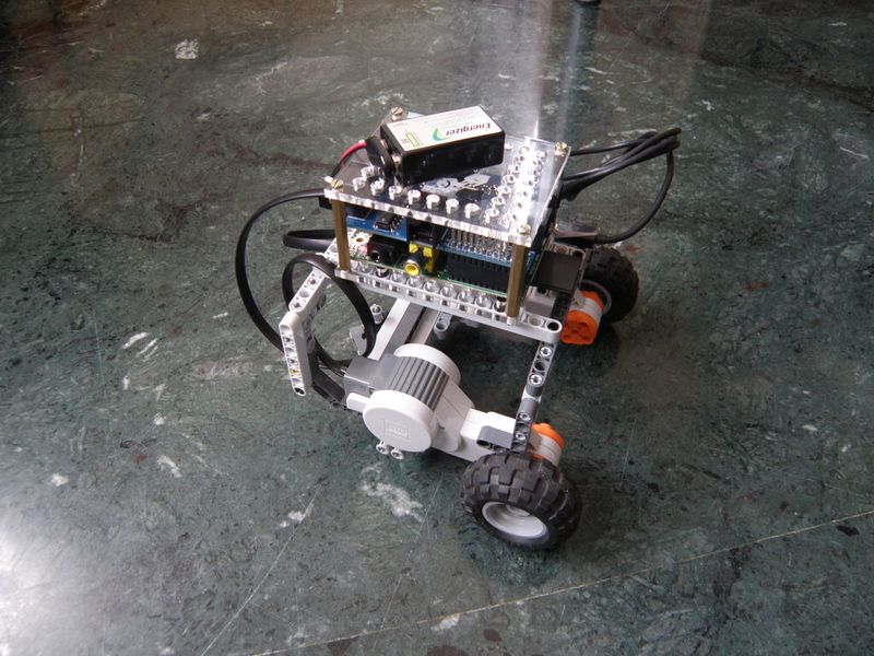 BrickPi-Roboter (Bild: Dexter Industries)