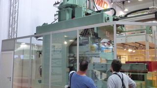 Die Gifa als Gießerei-Fachmesse, die Metec als Metallurgie-Fachmesse, die Thermprocess als Fachmesse für Thermoprozesstechnik und die Newcast als Messe für Gussprodukte sind eigenständige Messen, die jede für sich und ihre Märkte stehen. Gemeinsam ergeben sie das Bild der Bright World of Metals. 2.200 Aussteller aus aller Welt, zeigen in Düsseldorf, wie der Puls der Zeit ist. (Bild: Finus)