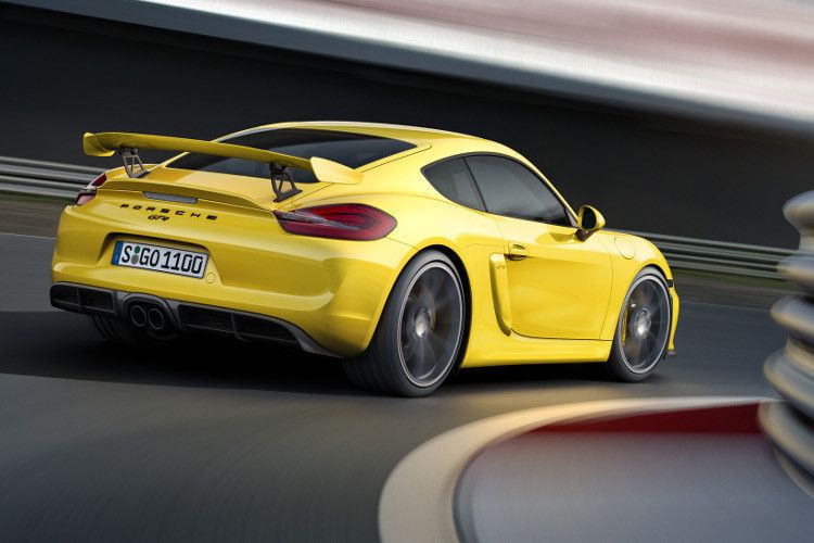 Der Abtrieb wird an beiden Achsen generiert. (Foto: Porsche)