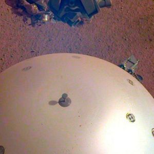 The Nasa Insight lander, which is supported by the UK Space Agency, has recorded its first likely ‘marsquake.