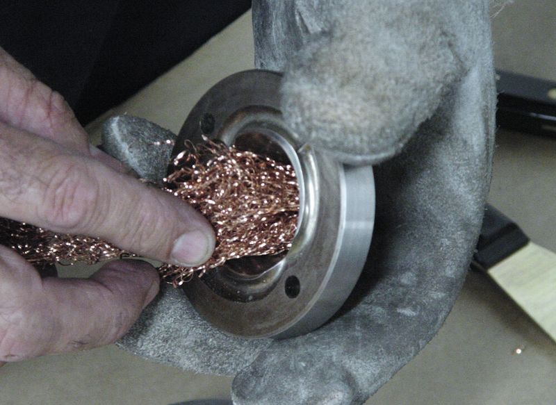 Copper gauze for cleaning and polishing exposed round or conical surfaces. (Source: Guill)