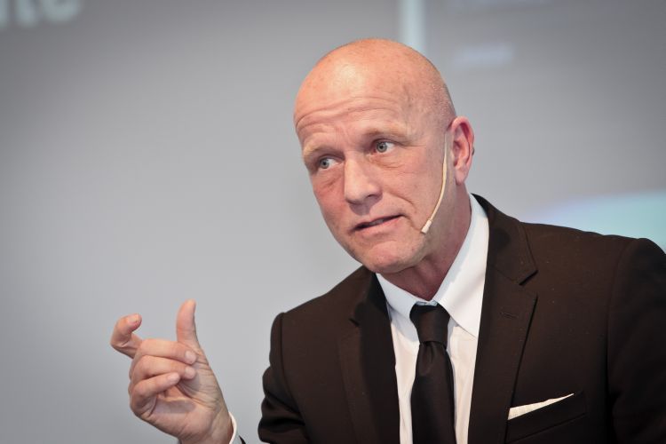 Andreas Buhr (Go! Akademie für Führung und Vertrieb) begeisterte die Teilnehmer mit seinem Vortrag: „Vertrieb geht heute anders – wie Sie den Kunden 3.0 begeistern“. (Foto: Bausewein)