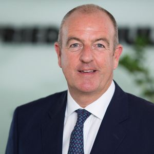 Nicholas J. Dunning, Vorsitzender der Vorstandes, Porsche, Bentley und Großkunden. 