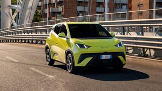 Der BYD Dolphin Surf kostet nur kurz unter 20.000 Euro – ist aber danach trotzdem bezahlbar. (Bild: BYD)