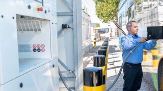 Wasserstoff-Tankstelle für Busse (350 bar), ESWE, in Wiesbaden. (Marek Vogel/ Linde)