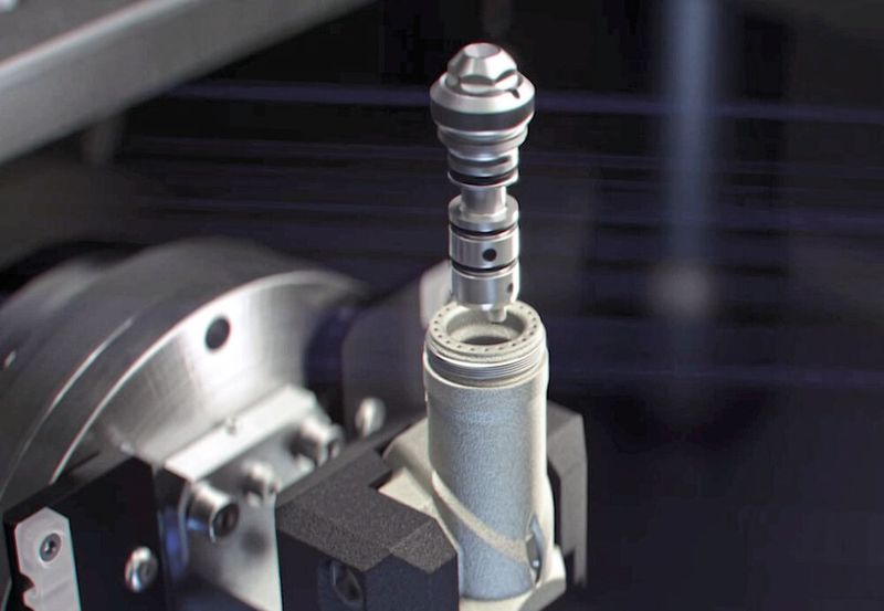 En première mondiale, GF Machining Solutions offre à l'opérateur la possibilité de travailler avec des guides ouverts ou fermés, grâce à un système simple et rapide de cartouches interchangeables sur la série CUT X. (Source : GF Machining Solutions SA)