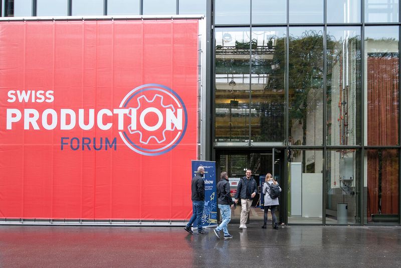 Zahlreiche Fachbesucher aus der MEM-Industrie fanden den Weg zum SPF in der Halle 550 in Zürich Oerlikon. (Bild: Thomas Entzeroth)