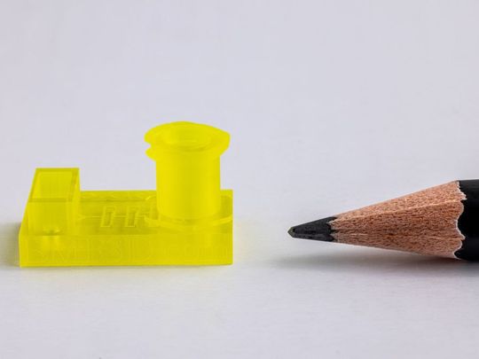 Der hochpräzise 3D-Mikrodruck mit BMFs PµSL-Technologie ermöglicht komplexe 3D-Mikrofluidikkanäle und filigrane Innengeometrien für die schnelle Validierung von Designs.(Bild:  BMF)