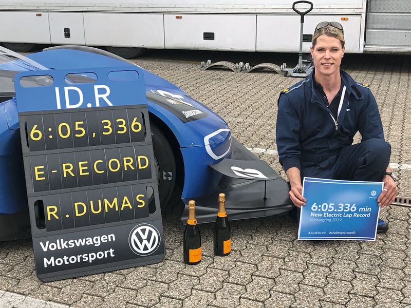 Sonja Nadine Müller beim Rekordlauf 2019 am Nürburgring: In 6:05,336 Minuten fuhr Romain Dumas im ID.R die bis heute gültige Bestzeit für E-Autos. (Bild: Sonja Nadine Müller)
