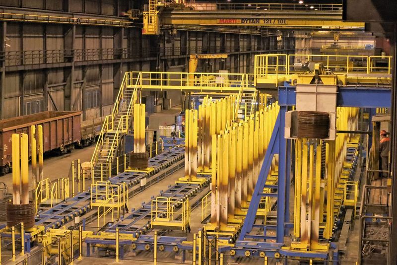 Mit der Investition in ein neues, vollautomatisiertes Ringhandlingsystem im Walzwerk Emmenbrücke geht Swiss Steel einen entscheidenden Schritt in Richtung Industrie 4.0 in der Stahlproduktion. (Swiss Steel)