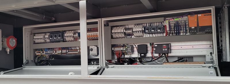 Das Steuerungssystem Melsec System-Q SPS verwaltet alle Simulator Funktionen. (Bild: Fire Go GmbH)