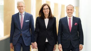 Vorstand der Kassenärztlichen Bundesvereinigung (KBV): Dr. Andreas Gassen, Dr. Sybille Steiner und Dr. Stephan Hofmeister (v. l.) (Bild: © axentis.de / Lopata)