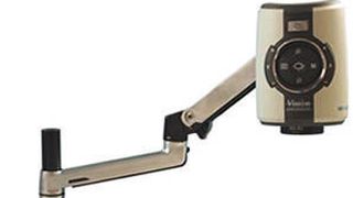 Der variable Gelenkarm ermöglicht das perfekte Positionieren und kann mit einer Tischklemme oder dierekter Tischplattenmontage befestig werden.  (Vision Engineering)