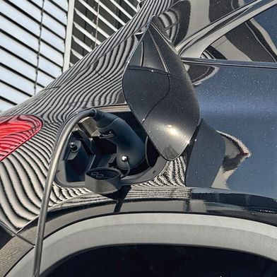 Santander Deutschland finanziert den Kauf von E-Autos mit einer Kreditkarte vor. (Bild: Bauch – VCG)