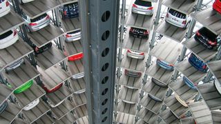 Jeder vierte über 50-Jährige in Deutschland möchte laut einer Studie der Commerz Finanz im laufenden Jahr ein Auto kaufen. (gemeinfrei)