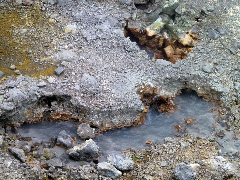 Boden- und Grundwasserkontaminationen, die im Rahmen der Berichtserstellung zutage treten, können Haftungs- und Kostenrisiken nach sich ziehen. (Bild: Prill Mediendesign - Fotolia.com)