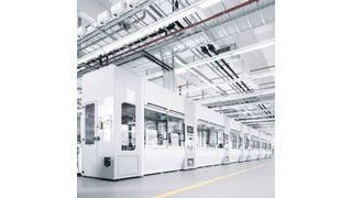 Blick in die Technologiefabrik von Festo in Scharnhausen: Modulare Anlagen montieren die Ventile der VUVG-Reihe automatisiert in verschiedensten Varianten mit hoher Taktzahl. (Festo)