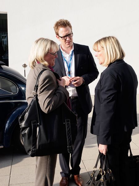 Fachgespräche: Jutta Gilles (Inmac), Nico Greiner (Lenovo) und Petra Knoth (Microsoft) (Archiv: Vogel Business Media)