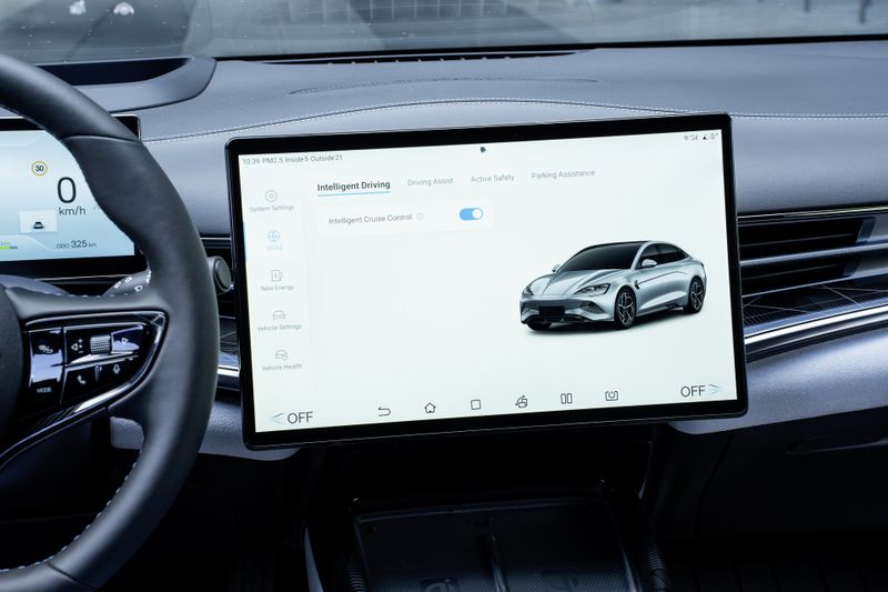 China's automakers are expected to invest more heavily in AI features. To that end, the Ministry of Industry has now established guidelines and a regulatory framework.(Image: BYD)
