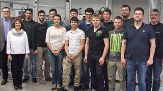 Gruppe A mit Professor Prof. Dr.-Ing. Stephan Messner und Christine Lambart Reu von der Hochschule Tuttlingen (links außen) und SHL-Schulungsleiter Bernhard Rombey (rechts). (Bild: SHL)