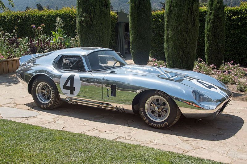 Eigentlich wurde das Shelby Daytona Coupé von einem vergleichsweise „kleinen“ V8 angetrieben. In den 60ern gab es aber auch einen Testträger mit Big Block. Davon baut Shelby American nun sechs neue Fahrzeuge auf.  (Shelby American)