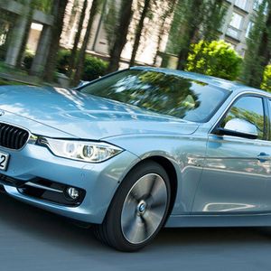 Für über 50.000 Euro gibt's den 3er jetzt auch als Hybriden.