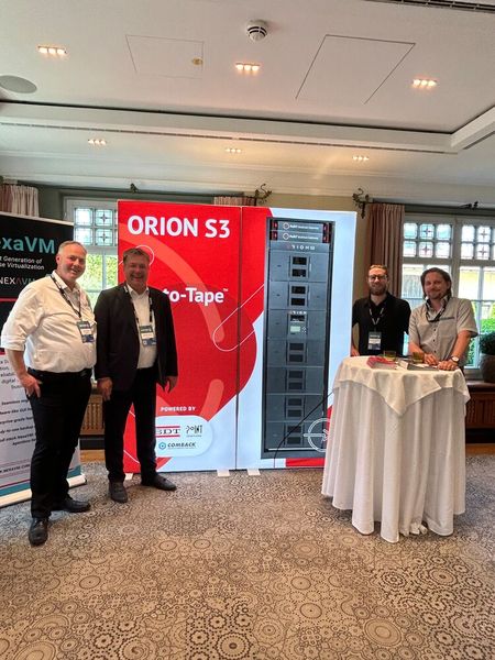 (v. l.) Marcus Stier (COMBACK), Andreas Hansen (Boston), Maximilian Piaskovy (COMBACK) und Sebastian Klee (PoINT) haben richtig Spaß. (Bild: Boston)