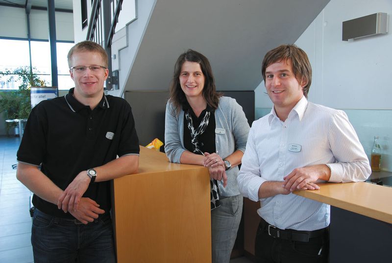 Erfolgreiches Geschwistertrio (v. li.): Jörg Rapp, Andrea Rapp-Kübler und der jüngste Bruder Daniel Rapp (re.), der inzwischen im Marketing und Verkauf aktiv ist. (Archiv: Vogel Business Media)