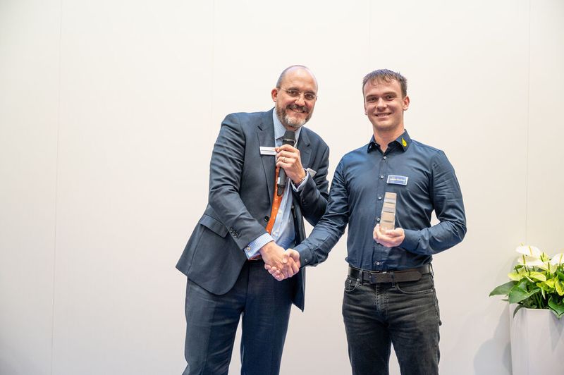 Den Sonderpreis Nachhaltigkeit I gewann die Vito AG mit einem Kühlschmierstoff-Filter. (Bild: Landesmesse Stuttgart GmbH & Co. KG)