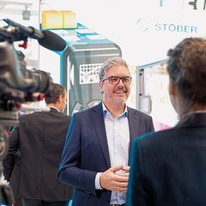 Geschäftsführer Patrick Stöber: „Motoren und Antriebsregler können viele herstellen, doch bei uns ist eben dieses Getriebe das Herzstück des Systems“.