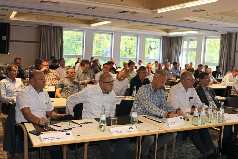 Impressionen des Stahl Expertenforum vom letzten Jahr in Stromberg: Rund 90 Ex-Schutzexperten trafen sich zum Informationsaustausch. (R. Stahl)